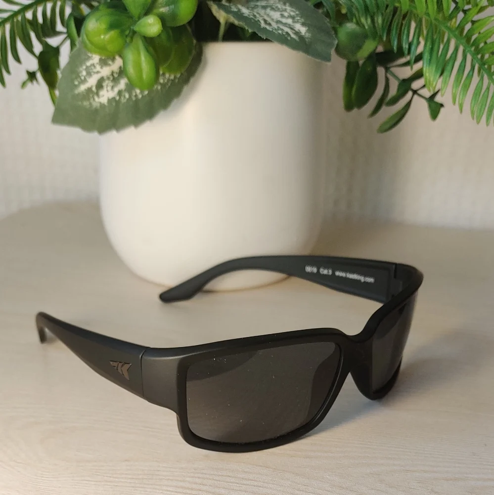 Kastking Skidway KSGPLNSK-MBS 0619 Cat.3 Men & Women's Black Sunglasses w/Case